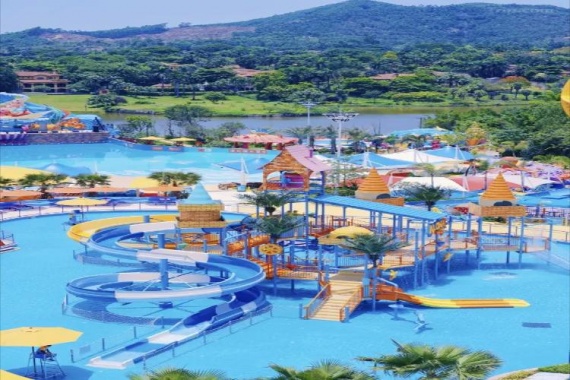 康輝旅游網(wǎng)【清遠(yuǎn).直通車】<夏日水世界+溫泉>廣州往返清遠(yuǎn)美林湖溫泉3天、嘆主題自助晚餐