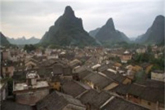 康輝旅游網<姑婆山杜鵑花> 廣西姑婆山、黃姚古鎮、 紫云仙境、土瑤篝火晚會動車3天