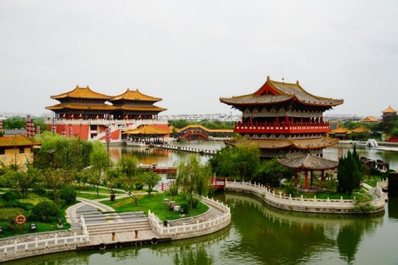 康輝旅游網(wǎng)<必發(fā)>廣州出發(fā)鄭州、少林寺、龍門石窟、老君山、萬仙山、紅旗渠純玩雙臥8天游