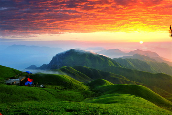 康輝旅游網(wǎng)廣州往返宜春，福山羊獅慕、武功山、酌江溶洞、宜春、溫湯古鎮(zhèn)高鐵五日