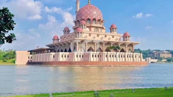 康辉旅游网新加坡+马来西亚5日4晚跟团游·新马双城 •玩转南洋•当季热卖•儿童含早餐『领队+导游+线上管家三重服务保障』臻享4早6正餐丨经典荟萃『鱼尾狮+圣淘沙+马六甲+吉隆坡+双峰塔+黑风洞』家庭亲子•爸妈放