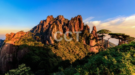 康辉旅游网2026南昌出发到江西南昌+庐山风景名胜区+景德镇+婺源+三清山风景区5日4晚跟团游⭐⭐⭐⭐【三石宴 含导游服务 含接送机/站 家庭友好 老友会严选 老友会 火车票用户价 放心游 0购物 成团保障 立