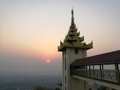 康辉旅游网【魅力天门】张家界森林公园、袁家界、杨家界、云天渡玻璃桥、魅力湘西晚会、 天门山、玻璃栈道、芙蓉镇、凤凰古城、湘西苗寨、精华7日游