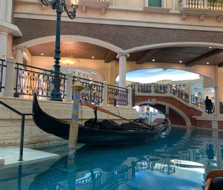 康辉旅游网<香港+澳门 三两天游>纯玩无购物 深圳莲塘口岸早上八点半集合出发  全程三钻/四钻酒店 经典经典一网打尽