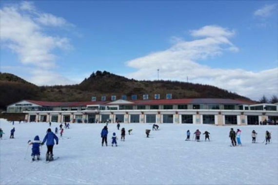 康辉旅游网宜昌起止神农架国际滑雪+清江画廊3天2晚跟团游