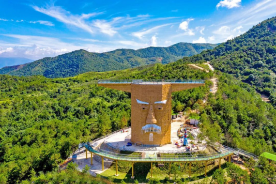 康辉旅游网【世界客都】梅州客家小镇、灵光寺、百年围龙屋、花萼楼、食客家非遗小吃 特惠3天游