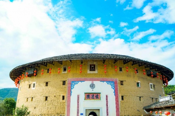 康辉旅游网广州往返漳州云水谣、泉州开元寺、厦门鼓浪屿、东山岛鱼骨沙洲 纯玩动车四天，年味