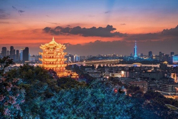 康辉旅游网<必发><武汉全景游>广州往返、武汉大学+省博+黄鹤楼+光谷空轨双高纯玩3天