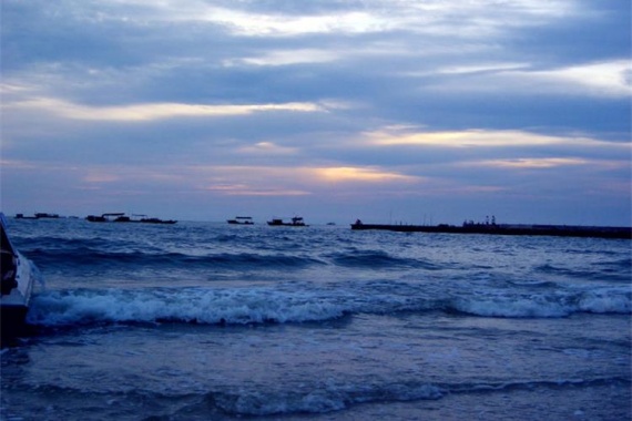 康辉旅游网<经典深度涠洲>广州往返涠洲岛、鳄鱼山火山公园、滴水丹屏、石螺口海滩动车4天