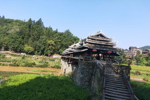 康辉旅游网广州往返三江程阳八寨、布央仙人山、世外桃源、阳朔动车三天游，广西三月三-踏歌山水