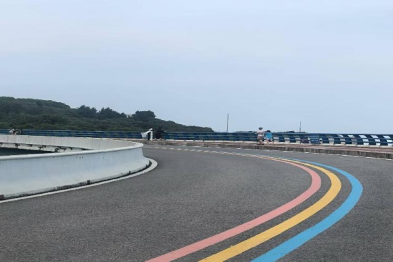 康辉旅游网C位东山岛，鼓浪屿旅拍、一国两制沙滩航拍、东山岛、南门湾动车4天