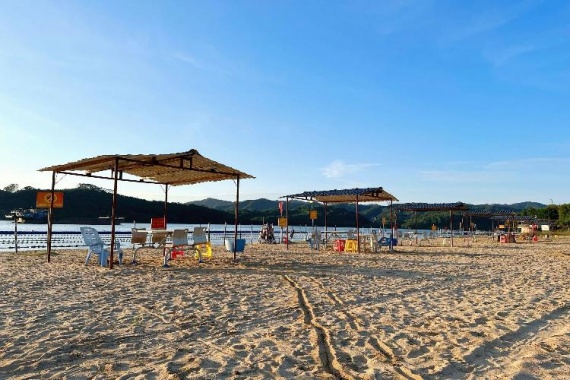 康辉旅游网【英德.直通车】广州往返英德云海江湾碱泉公馆3天2晚、大樟沙滩自由游玩·吃足5餐