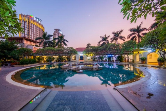 康辉旅游网五一自营【赞】广州往返惠州河源食足8餐 游小径湾 镜花缘 巴伐利亚庄园 纯玩3天